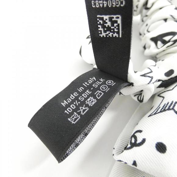 CHANEL Black White Silk Scrunchie 15cm x 2cm BOX A - Picture 3 of 3